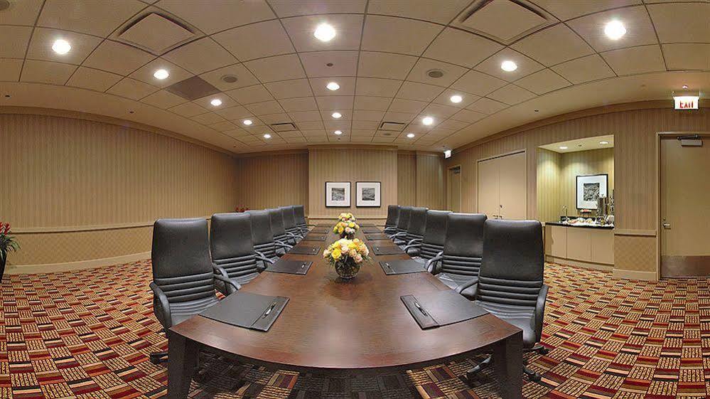 Embassy By Hilton Downtown Magnificent Mile 4* Chicago
